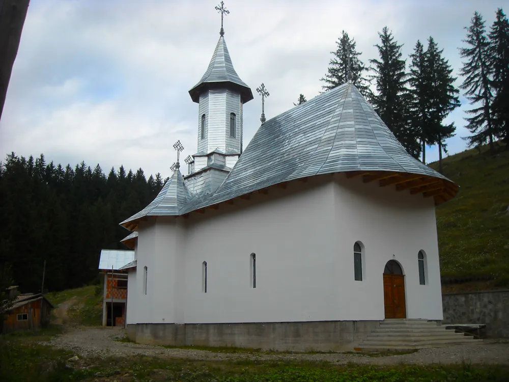 Biserica din Chirițeni